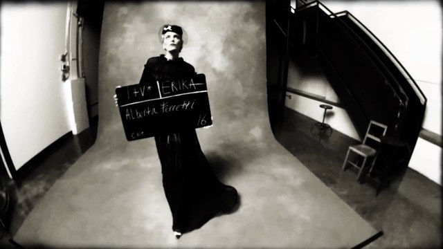 Dans les coulisses de la série haute couture d'Inez & Vinoodh de Vogue Paris d'avril 2019 1/18