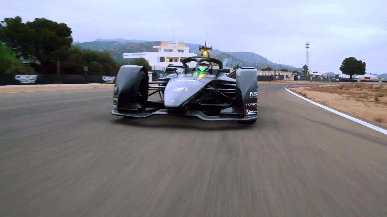 Porsche Motorsport - Formel-E-Fahrzeug absolviert Testfahrten