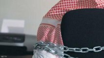 لحظة اعتداء شابين في السعودية على مرأة ومسن