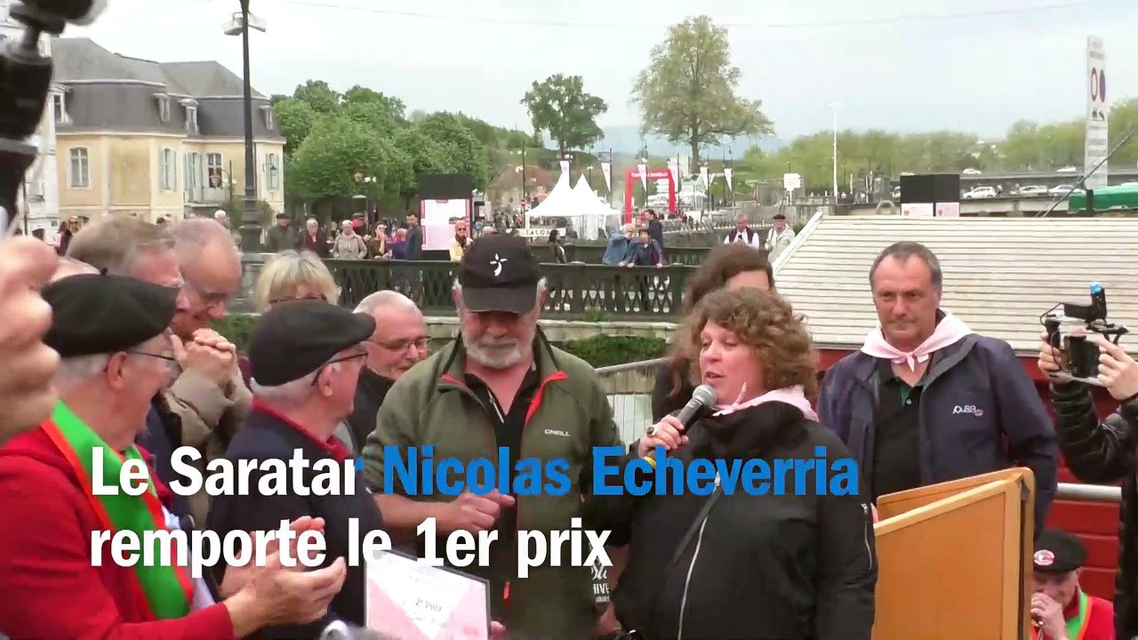 Nicolas Echeverria remporte le 1er prix au concours du meilleur jambon fermier lors de la Foire au jambon à Bayonne