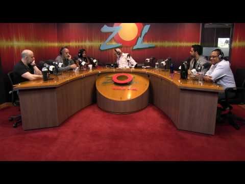 Felicitando los locutores en su día y examen de oratoria para los oyentes de Elmismogolpe