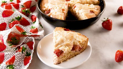 Strawberry Cheesecake Skillet Cake Combines All Of Our Favorite Things