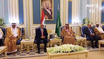 رئيس الوزراء العراقي يلتقي الملك سلمان بن عبد العزيز وولي العهد السعودي محمد بن سلمان في الرياض