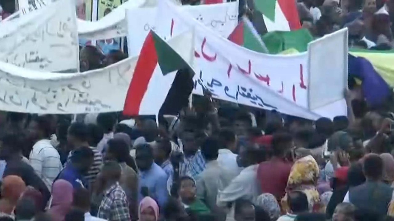 الحراك السوداني يرفض محاولات التدخل الخارجي في المسار الانتقالي