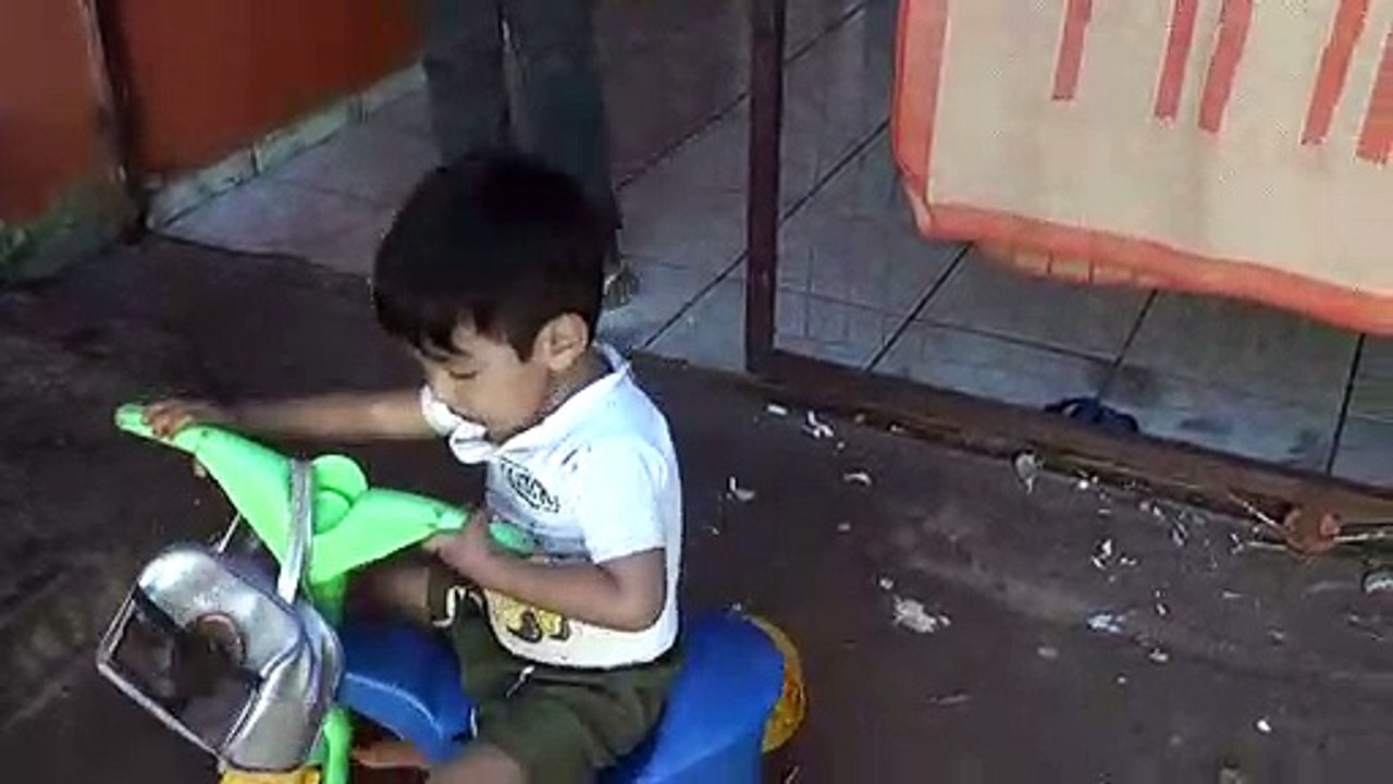 Avó alega dificuldades para conseguir vaga em creches para netos