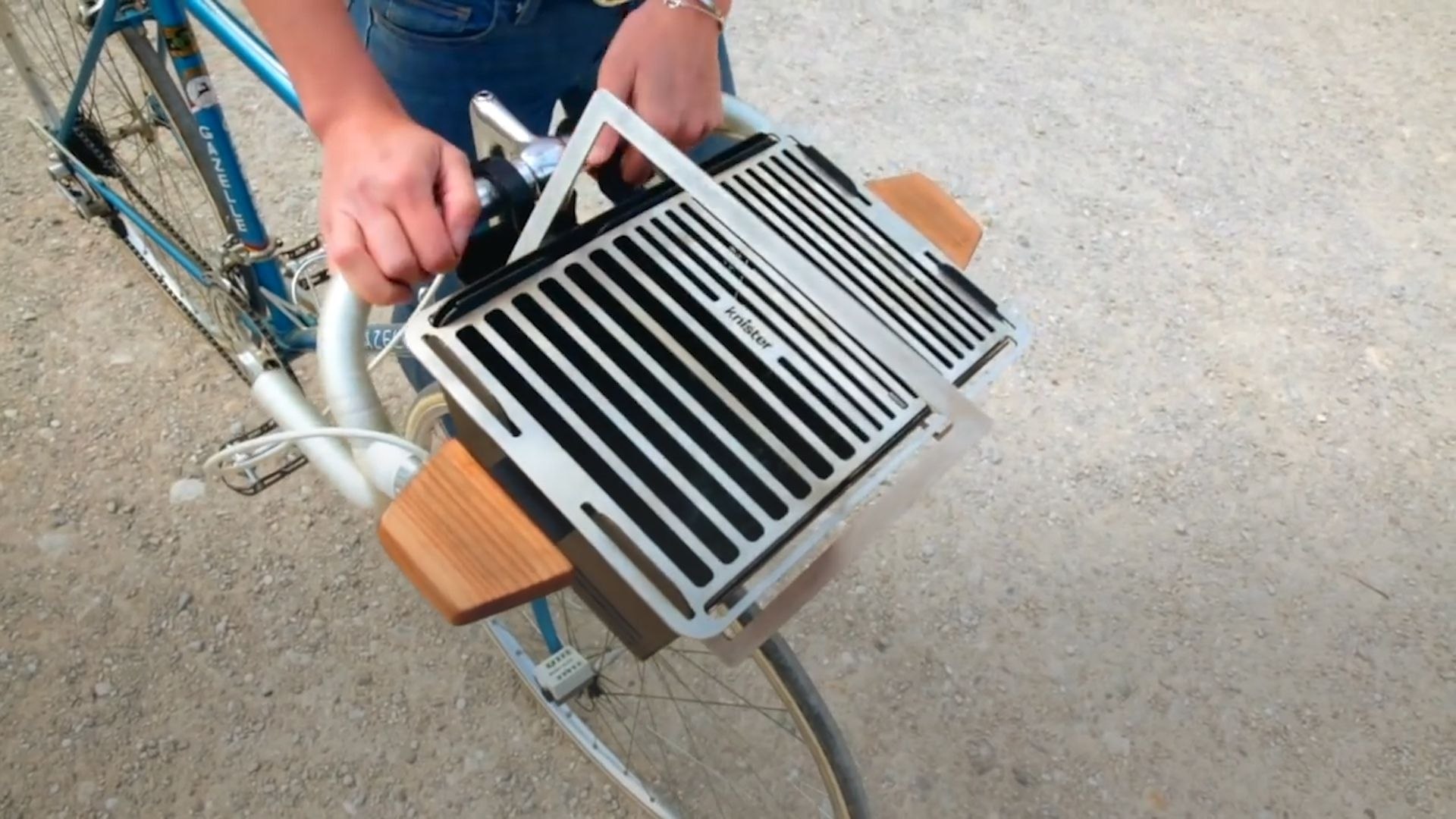 The Knister Grill Lets You Bring the Barbecue Anywhere by Bike - video  Dailymotion
