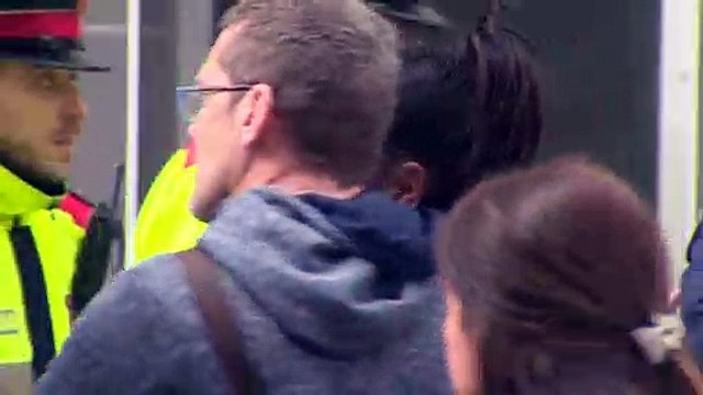 Mueren dos niños y su madre en un incendio en L’Hospitalet