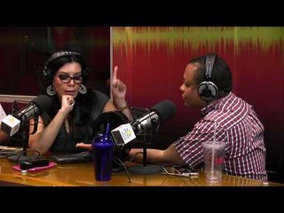 Deseret Tavares clarividente lee el aura y las cartas a staff de Elmismogolpe