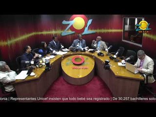 Adriano De La Cruz presenta su placha "Convergencia" al Colegio Dominicano de Periodistas