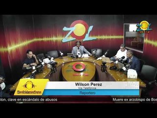 Wilson Perez reporta desde la casucha construida a orillas del malecón frente a Casa España