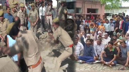 बूथ बदलने के विरोध में ग्रामीणों ने किया मतदान का बहिष्कार, पुलिस ने ग्राम प्रधान को पीटा