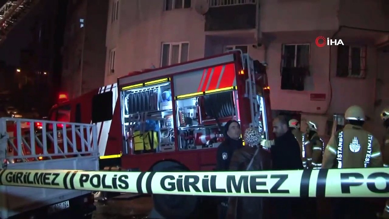 Eyüpsultan’da Bir Apartman Çatısı Alev Alev Böyle Yandı