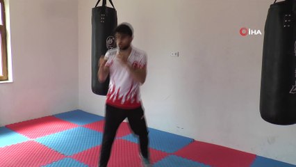 Hem eğitmen, hem şampiyon