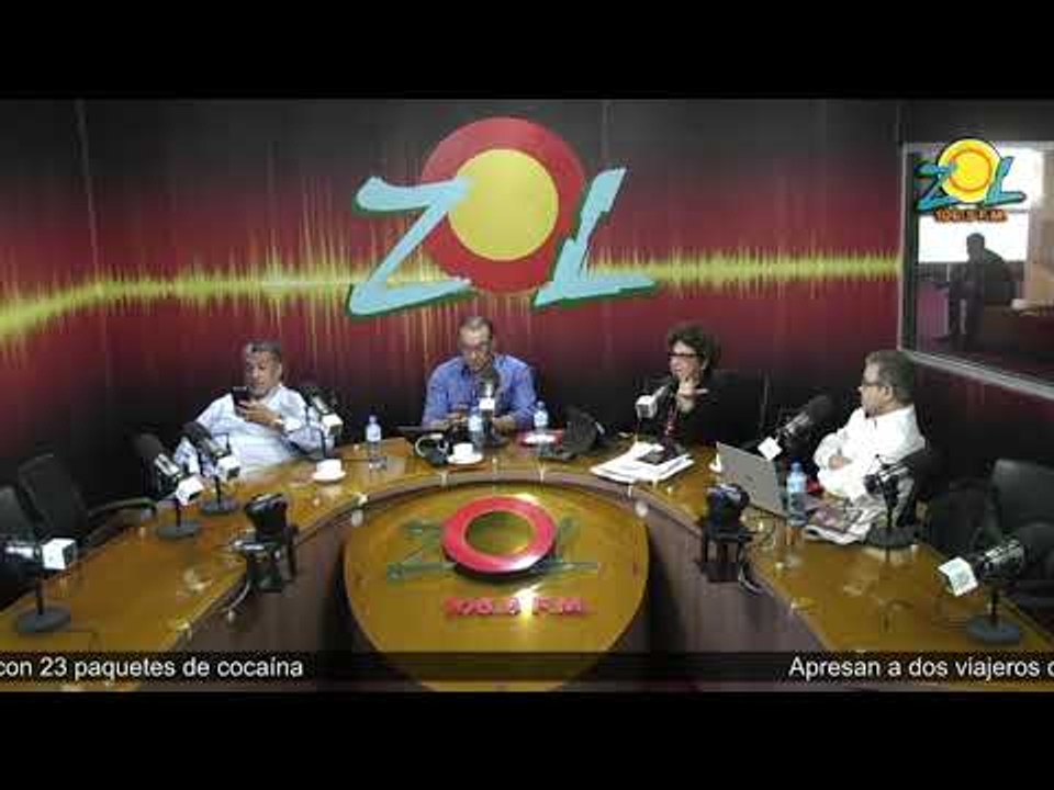 Rueda de Prensa del Ministro de Educación Andrés Navarro  presente directores regionales