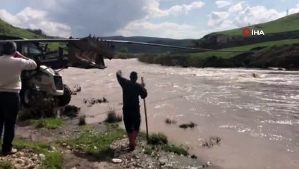 Siirt’te Kezer Çayı taştı, köy ve mezralar susuz kaldı