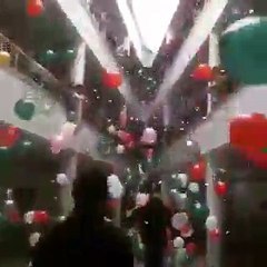 Kanseri yenen öğretmen öğrencileri tarafından böyle karşılandı...