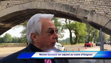 Vaucluse : un camion accroche le pont d'Avignon