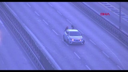 D-100'de Kaza Sonrası Aracın Arkasında Duran 2 Kadına Otomobil Çarptı