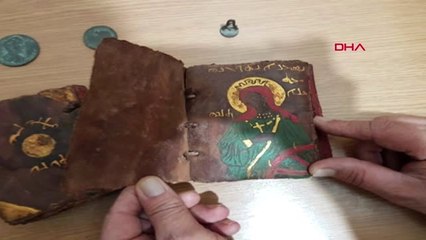 Adana'da Ceylan Derisi Üzerine Altın İşlemeli Tarihi İncil Ele Geçirildi