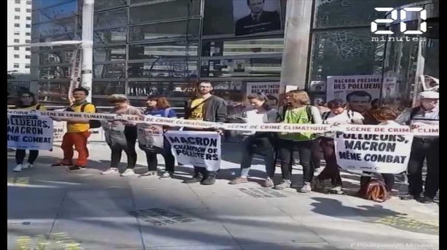 Climat: Des actions à La Défense contre la «République des pollueurs»