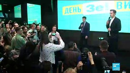 Présidentielle en Ukraine : les 2 finalistes débattront ce soir dans le stade de Kiev