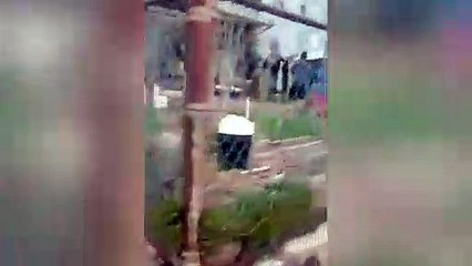 Salta de un edificio en llamas y salva la vida