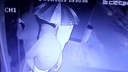 Şemsiyeli Kamuflaj, Bisiklet Hırsızlarını Gizleyemedi