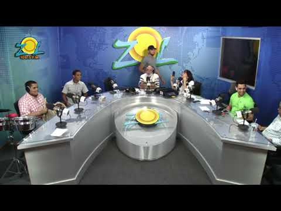 Victo Diaz y Manuel Diaz hermanos percusionistas tocando en vivo en Elmismogolpe