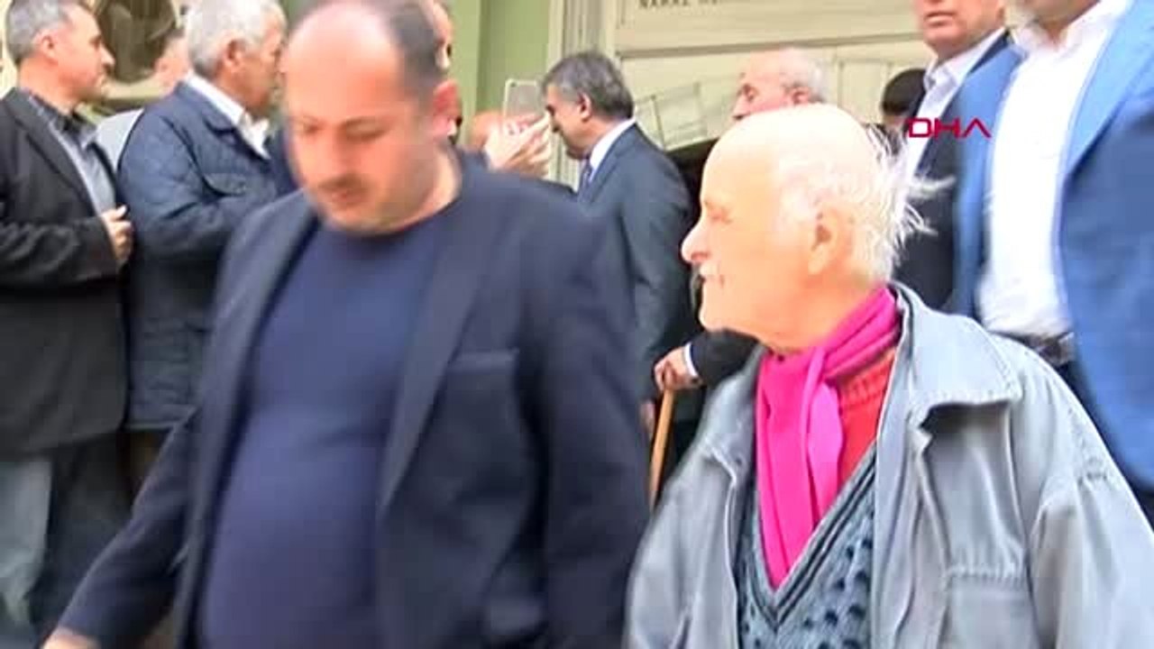 İzmir Abdullah Gül Cuma Namazını İzmir'de Kıldı
