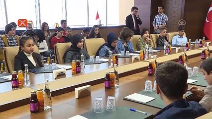 Bakan Kasapoğlu, Şırnaklı öğrencilerle buluştu