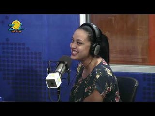 Angely Báez Voz Comercial,  hace Traducción Simultánea de español a ingles en Elmismogolpe