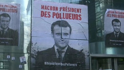 Klimaaktivisten blockieren Unternehmen in La Defense