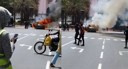 Encore une voiture qui prend feu devant le palais