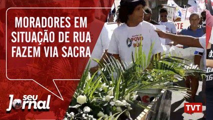 Moradores em situação de rua fazem Via Sacra em São Paulo