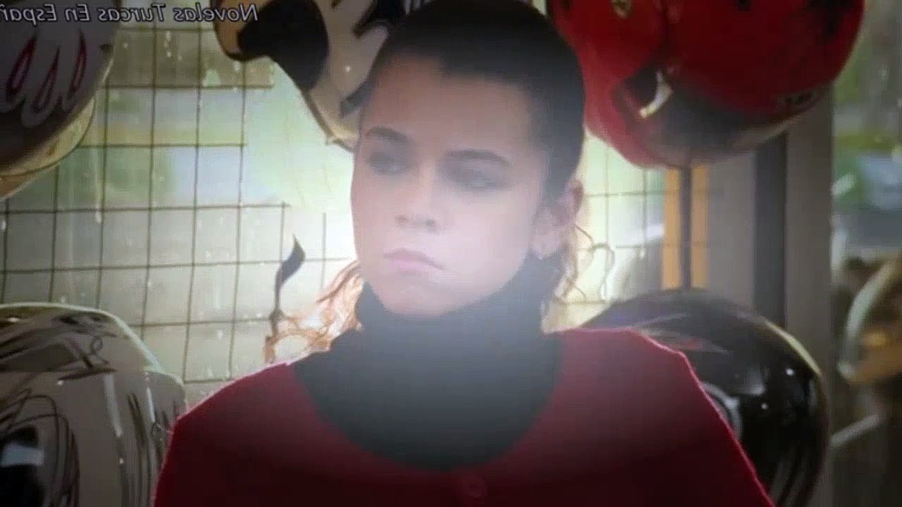 El Pañuelo Rojo  Capítulo 28 - Completo - HD
