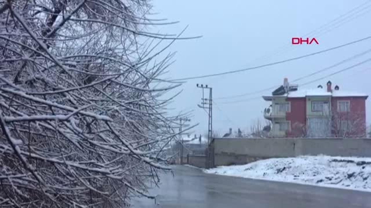 Van'da Kar Yağışı Etkili Oldu