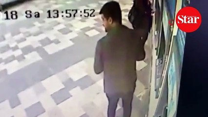 1 yıldır ATM’de unuttuğu parasını arıyor...Olay anları kamerada