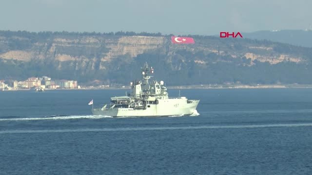 Çanakkale İngiliz Savaş Gemisi, Çanakkale Boğazı'ndan Geçti