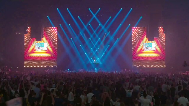 Le Mix d'Elliot de Bruno dans la Radio au Fun Radio Ibiza Experience 2019