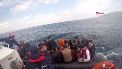 Çanakkale'de Lastik Botta 52 Kaçak Yakalandı