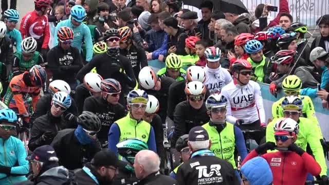 Spor Cumhurbaşkanlığı Türkiye Bisiklet Turu'nun 5'inci Etabı Yağmur Altında Başladı