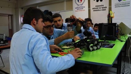 Fatih'in Torunları" Yerli Üretim Robotlar İçin Kolları Sıvadı