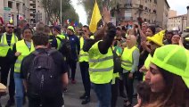 Marseille : les gilets jaunes continent de manifester dans le calme