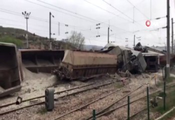 Malatya'da Yük Treni Devrildi: 2 Yaralı