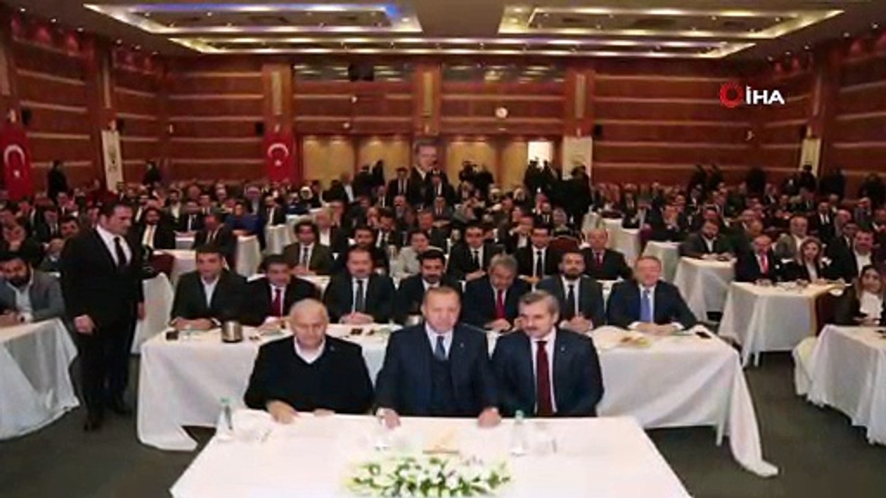Cumhurbaşkanı Erdoğan, AK Parti İstanbul İl Başkanlığı'na geldi