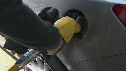 전국 주유소 휘발유·경유 가격 9주 연속 상승 / YTN