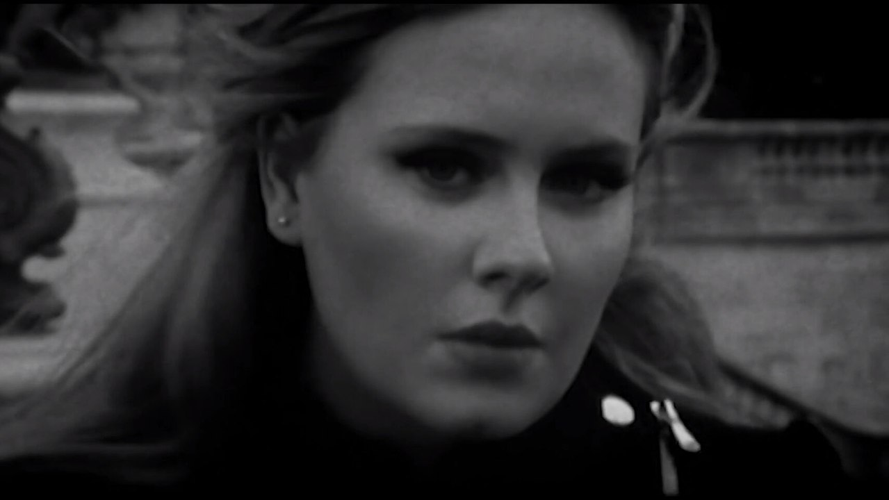 Adele se divorcia tras tres años de matrimonio