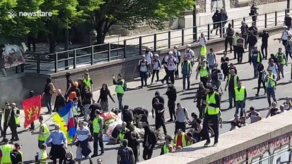 Millions for Notre Dame but nothing for us, say Paris' yellow vests