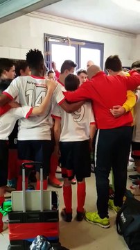 U15 La joie après la victoire dans les vestiaires