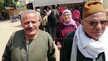 المشاركون في الاستفتاء بالوراق: صوتنا بنعم من أجل الوطن
